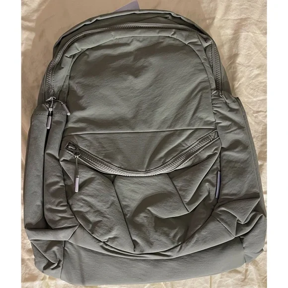Athleta Kinetic Backpack in Shadow Olive NWT - Picture 10 of 13